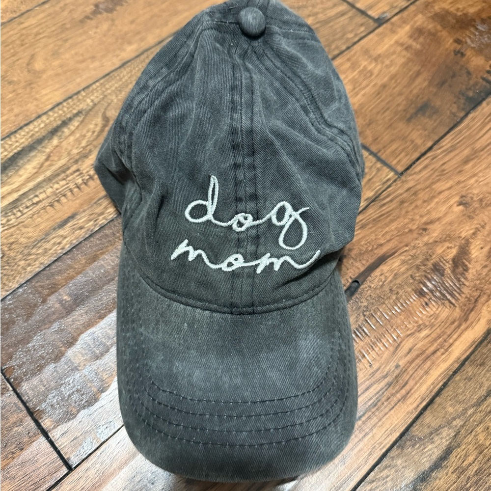 Gray 'Dog Mom' Baseball Cap